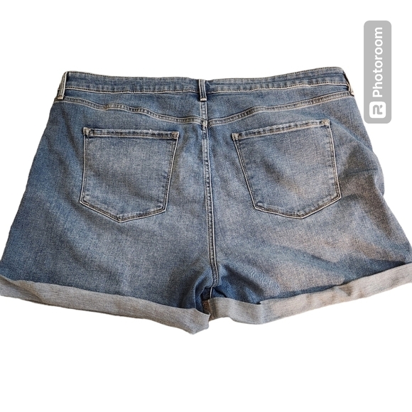 Old Navy 'Vanessa' Jean Shorts - Picture 2 of 6